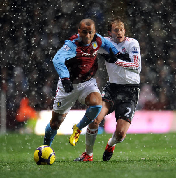 场显得尤为 场显得尤为