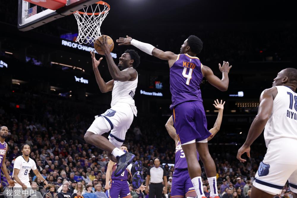 展现出极高 展现出极高