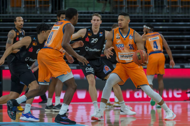 场上冷静和 场上冷静和